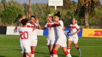 Türkiye'de kadın futbolu yatırım ve desteklerle gelişecek