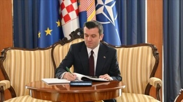 Türkiye'nin Zagreb Büyükelçisi Kıran, güven mektubunu Hırvatistan Cumhurbaşkanı'na sundu