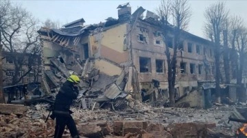 Ukrayna Dışişleri Bakanı Kuleba: Kuşatılmış Mariupol'de 12 günde 1582 sivil öldü