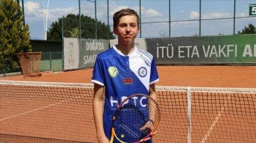 Ukraynalı savaş mağduru genç tenisçi kariyerini Adana'da sürdürüyor