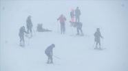 Uludağ'a karla beraber yılbaşı rezervasyonu da yağdı