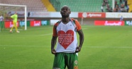 Vagner Love zirveye ‘krallık’ kurdu