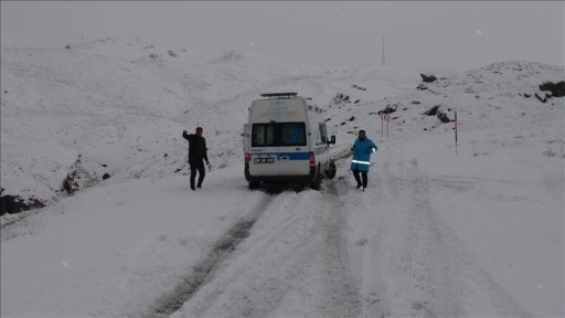 Van, Hakkari, Bitlis ve Muş'ta 283 yerleşim yerine ulaşım sağlanamıyor