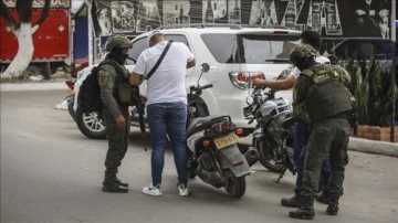 Venezuela-Kolombiya kara sınırı 7 yılın ardından araç trafiğine açıldı