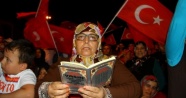 Yaşlı kadından Gülen’e 'Erkeksen Türkiye’ye gel' çağrısı