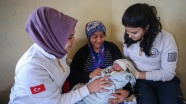 Yeni doğan kızına, yardıma gelen sağlıkçıların adını verdi