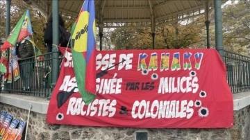 Yeni Kaledonya'nın 171 yıldır Fransız sömürgesi altında olması Paris'te protesto edildi