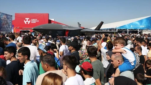 Yerli hava araçlarının sergilendiği TEKNOFEST'e çevre illerden de ziyaretçiler geldi