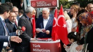 Yıldırım İzmir'de MHP standını ziyaret etti