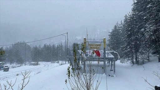 Yıldıztepe Kayak Merkezi'ne erken gelen kar yüzleri güldürdü