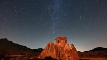 Yılın en etkileyici doğa olaylarından &quot;Perseid meteor yağmuru&quot; gökyüzünü aydınlattı