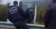 Yolcu minibüsü devrildi: 16 yaralı