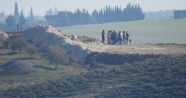 YPG’li teröristler Münbiç sınırında toplantı yaptı