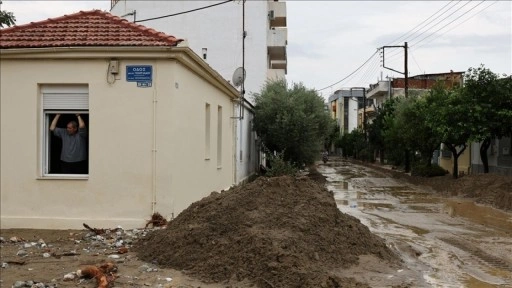 Yunanistan'da şiddetli yağışlar toprak kaymasına yol açtı