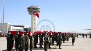 Bitlis’te meydana gelen helikopter kazasında şehit olan 11 asker için Elazığ’da tören düzenlendi