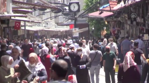 Maske ve sosyal mesafe kuralına yeterince uyulmuyor