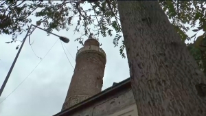 Eğri Minareli 859 yıllık camiin minaresi Pisa Kulesi’nden daha eğri