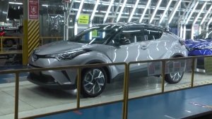 Türkiye’de üretilen ilk hibrit oto Toyota C-HR banttan indi