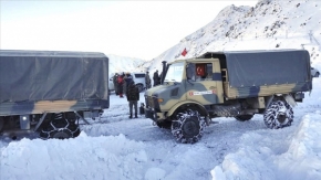 Şemdinli&#039;de çığ düşmesi sonucu bir asker şehit oldu, bir askeri arama çalışmaları sürüyor