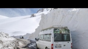 Bahçesaray’da Nisan ayında bile 7 metre kar