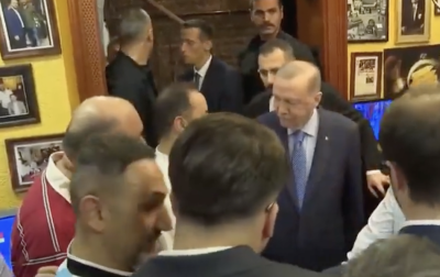 Cumhurbaşkanı Erdoğan Çengelköy'de vatandaşlarla sohbet etti