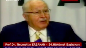 Erbakan Hoca, Peygamber Efendimizi anlatıyor: Secdedeki İzzet!..