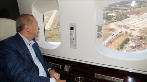 Cumhurbaşkanı Erdoğan yapımı devam eden hastaneleri havadan inceledi