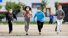 İlkokul ve ana sınıflarında yüz yüze eğitim başladı