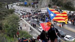 İspanyol ve Fransız polisinden eylemci Katalanlara ortak operasyon