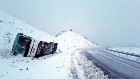 Otobüs devrildi 16 yaralı