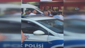 Polisi linç kamerada