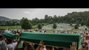 Srebrenitsa kurbanları şehitlikte...