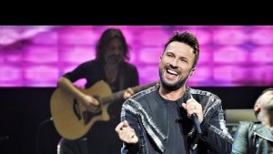 Tarkan, Los Angeles’ı kırmızıya boyadı