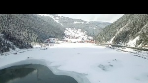 Uzungöl, Karbeyazı Gelinlikle Ziyaretçilerini Ağırlıyor